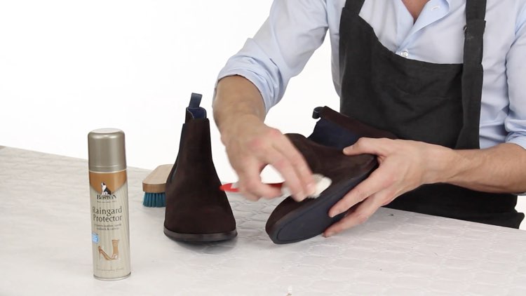 How to Polish shoes Conenent Images.018 - APPARELillustrated